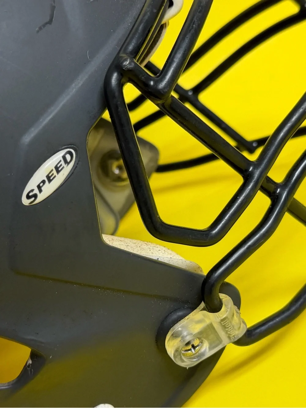 Riddell Speed Football Medium 2016 Nocsae Recertified 2019 W Facemask